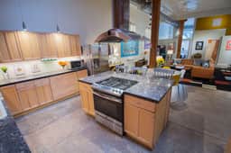 Amazing Modern Loft in Rino Art District-Four King - Image 3