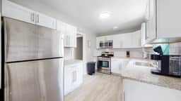Large Family Retreat in Quiet Denver Spot - Image 3