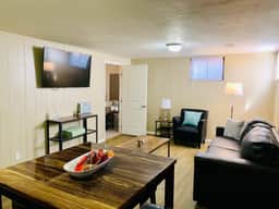 Unique Cozy Lower Unit with Two Bedrooms & Privacy - Image 5