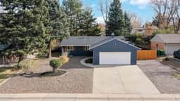 Spacious Family Retreat in Denver - Image 4