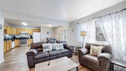 Great Two King Bedroom Spot Close to the Airport - Image 5