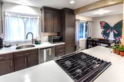 Enchanting Upper Unit with Whimsical Details - Image 2