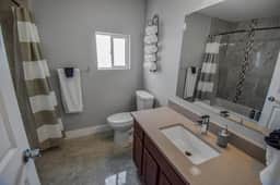 Cozy and Budget Friendly Single Bedroom in the Heart of Denver - Image 5