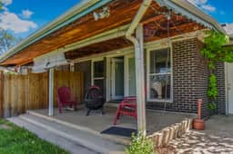 Comfortable Family Home in Beautiful Neighborhood - Image 3