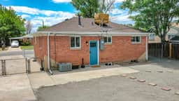 Cozy Lower Unit Retreat in Denver - Image 4