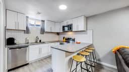 Cozy Lower Unit Retreat in Denver - Image 3