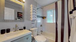 Great Home 2 King Near Downtown/Red Rocks/Restaurants - Image 3