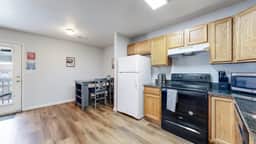 Great Two King Bed Rooms Near Airport Ideal Stay! - Image 3