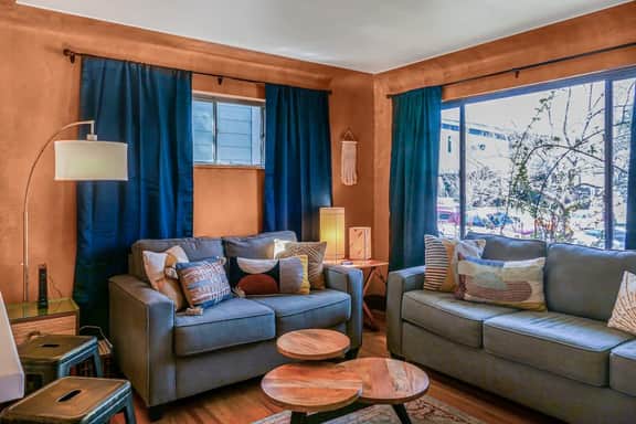 DU Two Bedroom Home Near Campus/Restaurants/Bars - Image 2