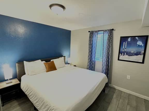 Awesome Two King Bed Lower Close to all in Denver - Image 3