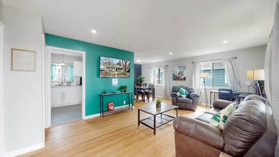 Large Family Retreat in Quiet Denver Spot - Image 2