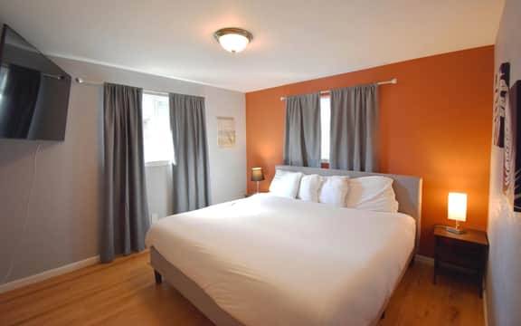 Charming Two Bedroom Family Unit in Great Location - Image 4