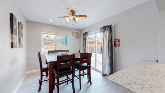 Bright & Cozy Upper Unit in Denver - Image 4
