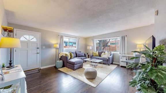 Charming Family Home in Lovely Littleton - Image 3
