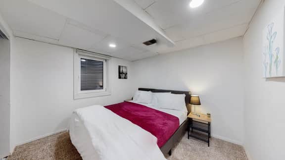 Cozy Mountain-Inspired Lower Unit in Denver - Image 3