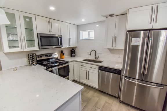 Vibrant & Cozy Two Bedroom Lower Unit King Beds - Image 2
