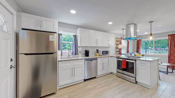 Southwest Charm Spacious Family Home Near Denver - Image 2