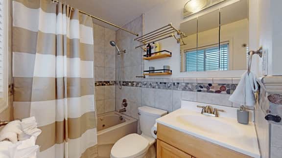 Enchanting Upper Unit with Whimsical Details - Image 5