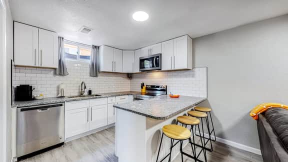 Cozy Lower Unit Retreat in Denver - Image 3