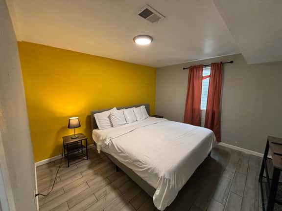Cozy Lower Unit Retreat in Denver - Image 5