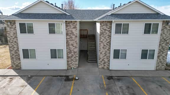 Spacious Two-Bed Updated Near DIA easy Denver Access - Image 5