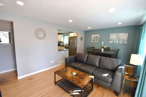 Charming Two Bedroom Family Unit in Great Location - Image 1