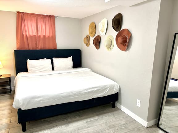 Unique Cozy Lower Unit with Two Bedrooms & Privacy - Image 1