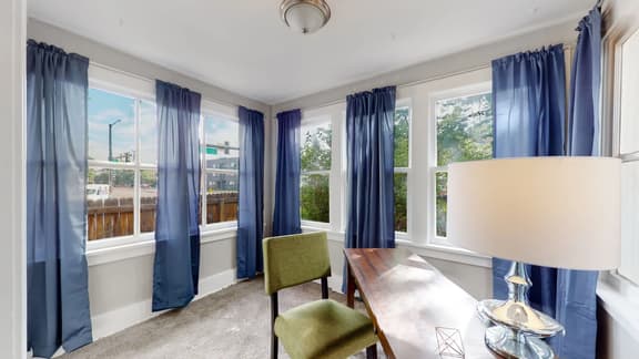 Chic Denver Family Retreat Free Parking & Prime Location - Image 1