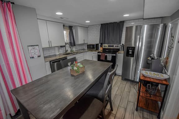 Private Two-Bedroom Lower Unit in Denver - Image 1
