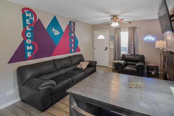 Cozy upper unit great for family visiting Zoo, medica campus, and downtown - Image 1