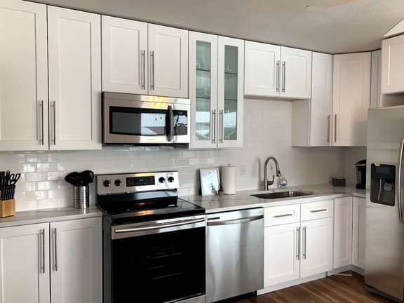 Family Friendly & Cozy Two Bedroom Denver - Image 1