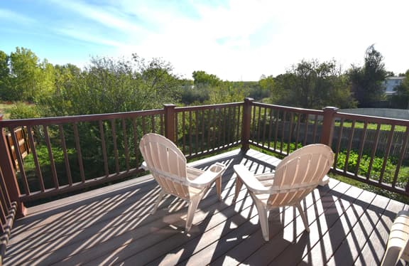 Large Home in Aurora with Reservoir View - Image 1